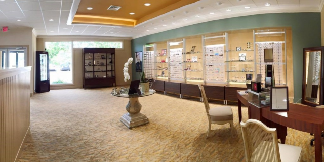 Dynamic Guilford Eye Center Friendly Photo in 4K Dynamic Guilford Eye Center Friendly Photo in 4K